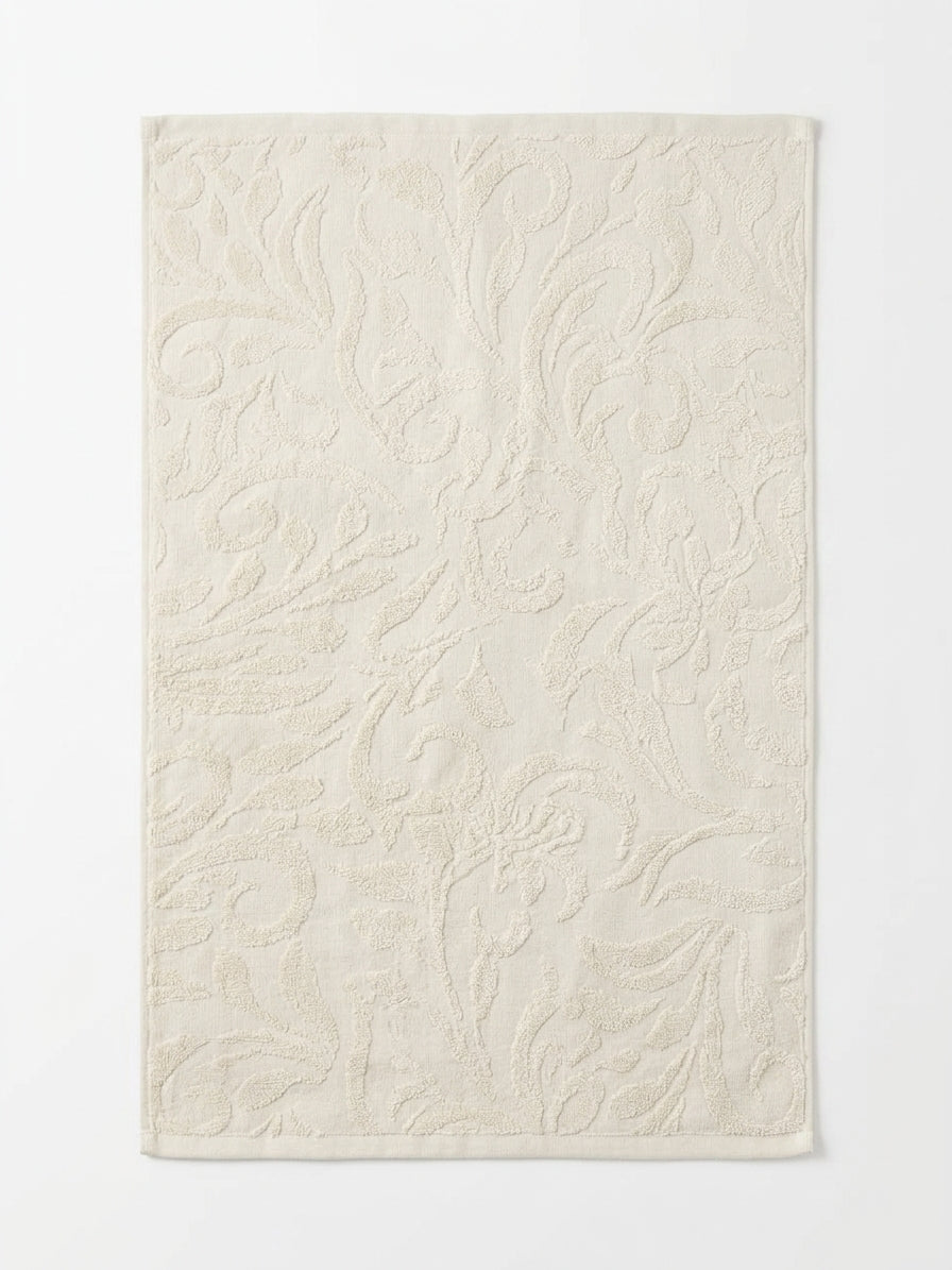 Luxury Cream Floral Jacquard Bath Towel (24" x 40")